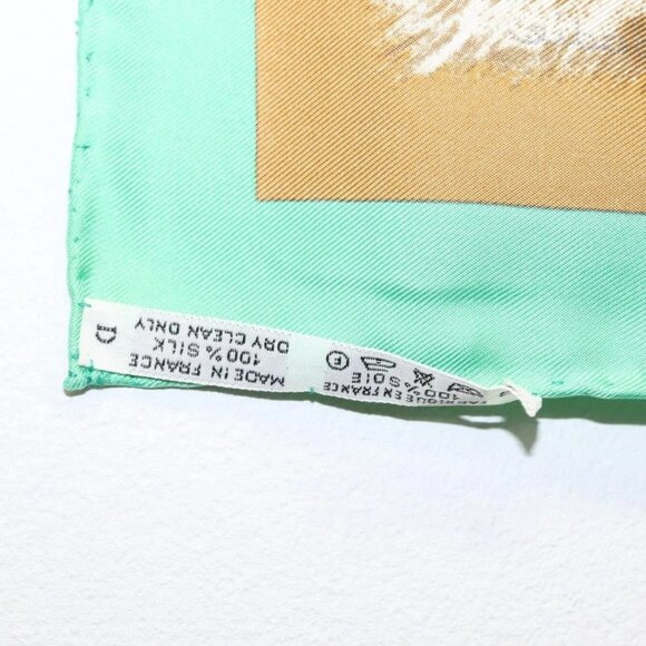 HERMES Carre 90 Scarf ""CASQUES et PLUMETS"" Silk Green Auth sw1609 - Picture 14 of 14